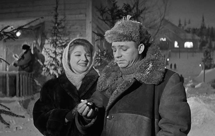 Светлана Дружинина и Николай Рыбников в фильме «Девчата», 1961 г.