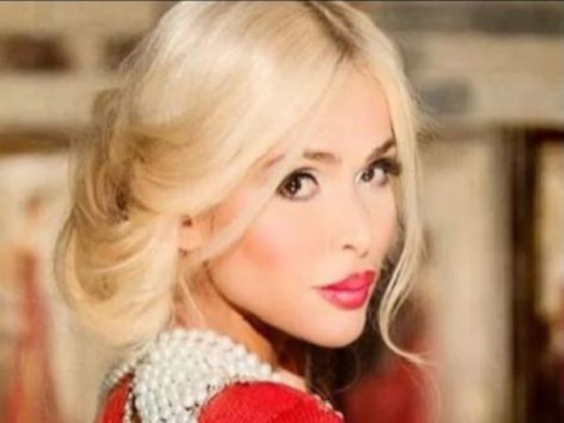 Актриса и певица Алена Кравец