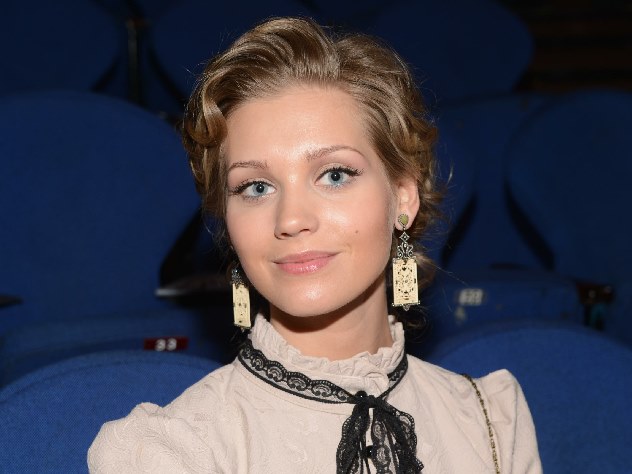 Кристина Асмус запела