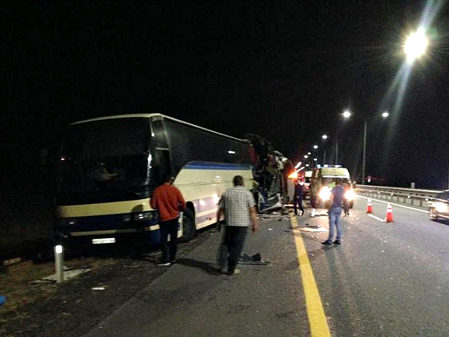 Во время крупного ДТП в Воронежской области автобус врезался в другой, стоящий на обочине