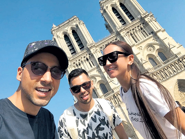 Бузова и Клыков с любовником на фоне Нотр-Дам де Пари