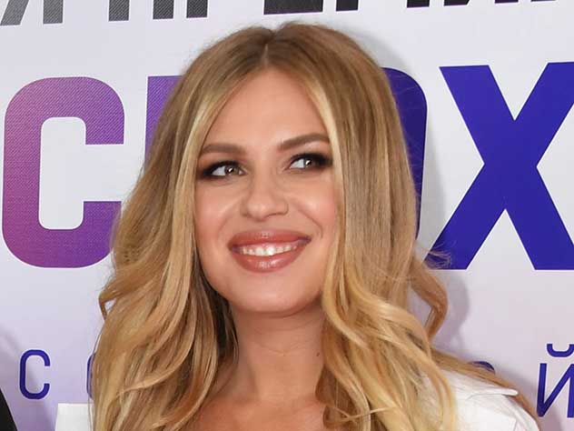 Рита Дакота отдыхает с дочерью в Греции