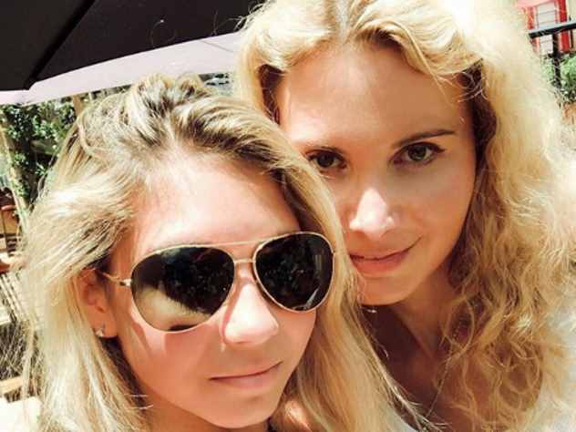 Дочь Тутберидзе поведала, как общаются ее родители