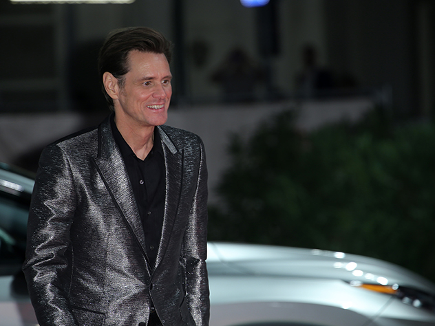 Поклонники Джима Керри шокированы постельной сценой с участием своего кумира