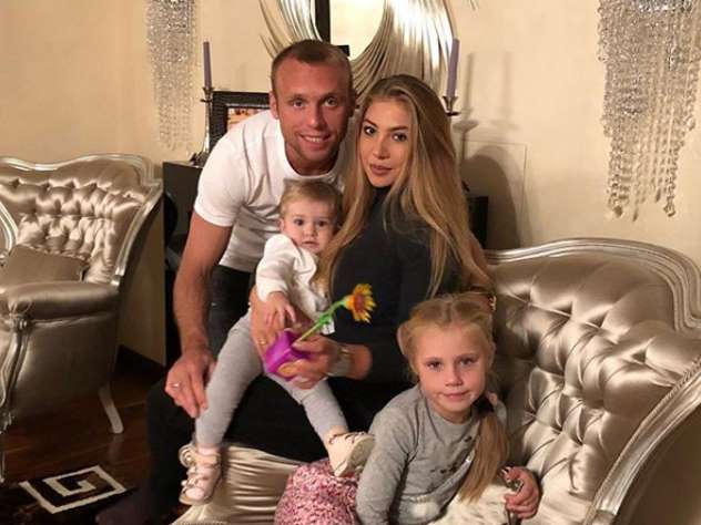 Стало известна личность "девушки из бани"