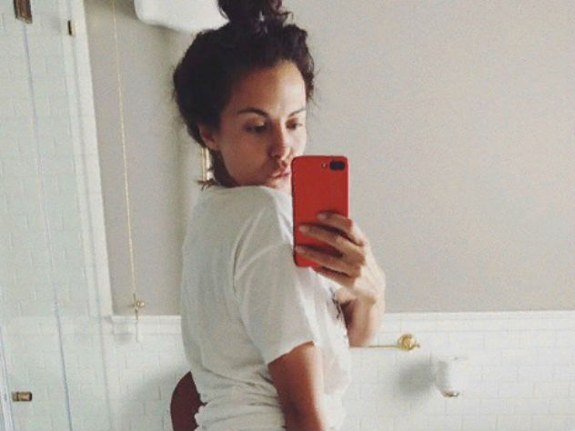 Настя Каменских поделилась откровенным снимком в соцсетях