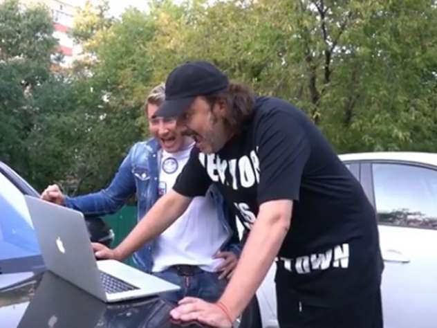 Киркоров и Басков при просмотре клипа