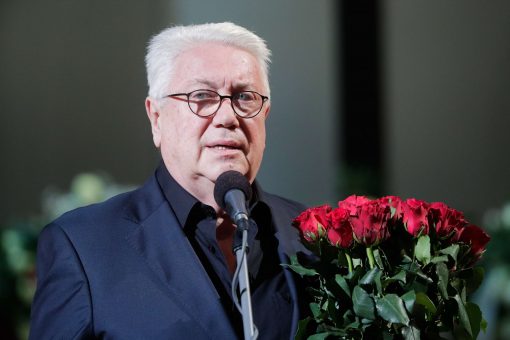 Винокур на прощании с Кобзоном