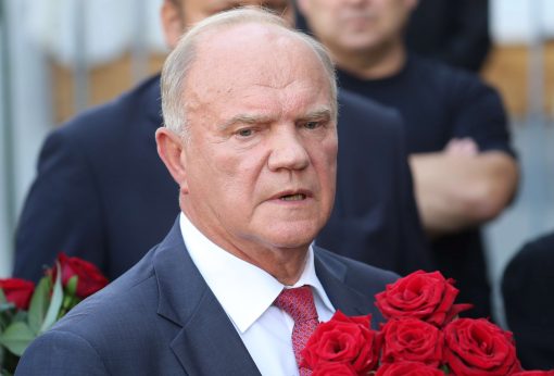 Зюганов на прощании с Кобзоном