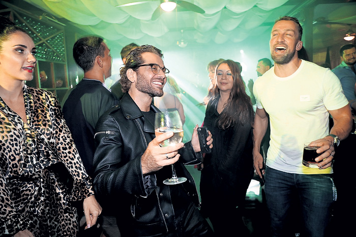 Одна из вечеринок была в отеле «Весна»