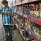Россияне стали меньше тратить денег в магазинах
