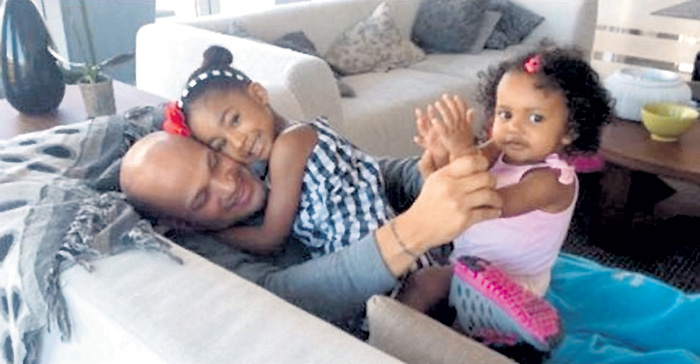 Стивен обожает не только родную дочку, но и Энджи, которую певица родила от актёра Эдди Мерфи