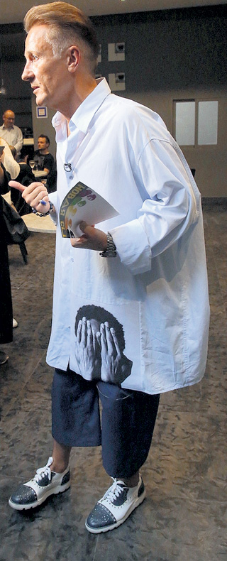 Собрание театральной труппы Меньшиков провел «холостым»