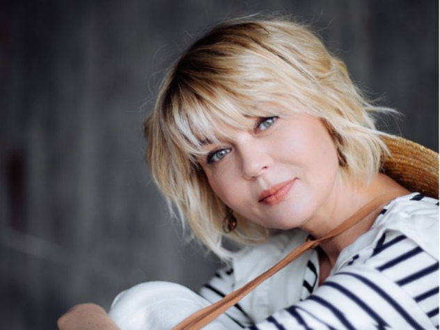 Юлии Меньшовой удалось снять на улице Москвы забавную сценку