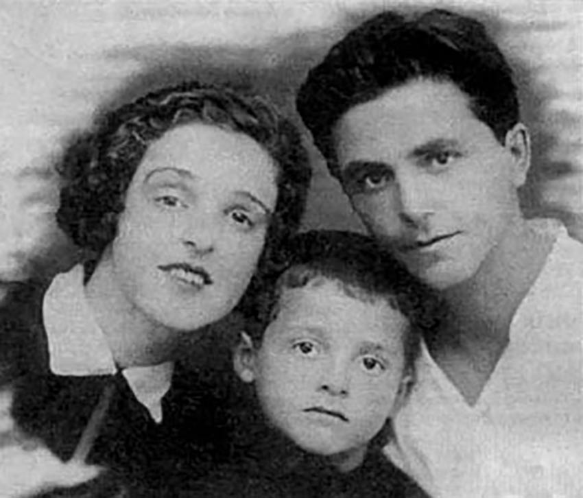 Михаил Танхилевич с родителями. 