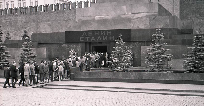 Мавзолей Ленина-Сталина в августе 1957 года. 