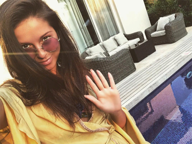 Нюша готовится к родам в Испании