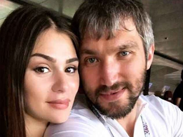Александр Овечкин спас жену от удара мячом