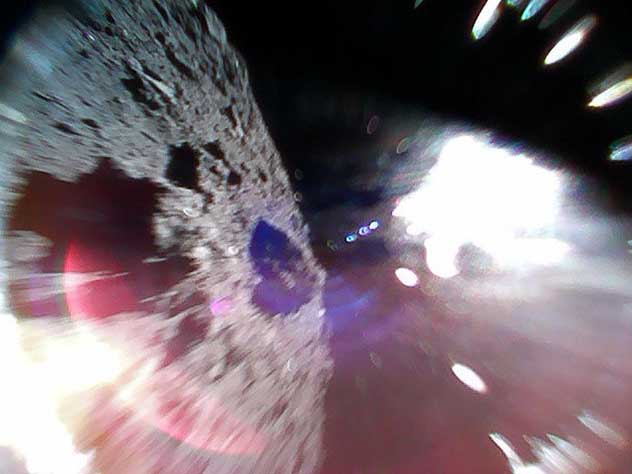 Первые фото с астероида