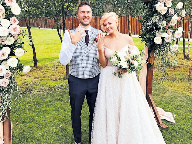 После брачной ночи молодожены улетели в Индонезию