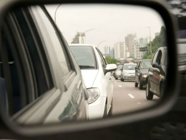 Обманутые дольщики перекрыли Расторгуевское шоссе