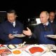 Владимир Путин и Си Цзиньпин испекли блины на Восточном экономическом форуме