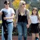 На улицах Лос-Анджелеса Сару Мишель можно увидеть с дочкой Шарлоттой Грейс и подругой Шеннен Доэрти, победившей рак груди в прошлом году
