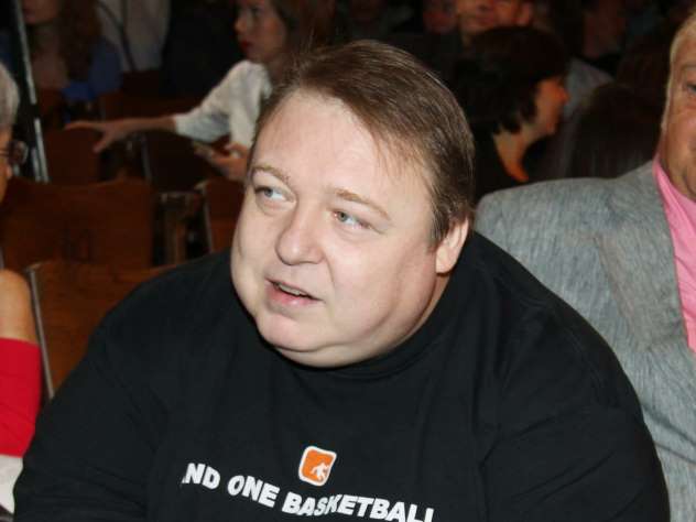 Скандал в семье Александра Семчева