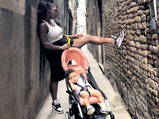 Теннисистка с дочкой Олимпией