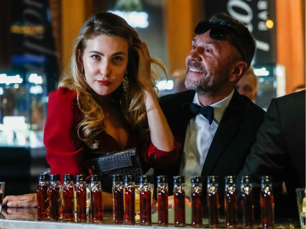 Стало известно, с кем закрутил роман Сергей Шнуров