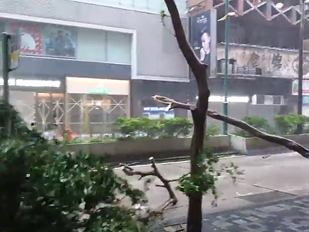 Сильнейший ураган «Мангхут» обрушился на Китай