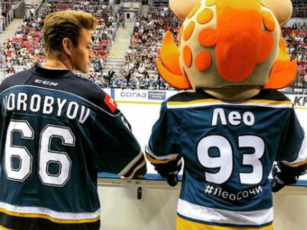 Алексей Воробьев спел на хоккейном матче