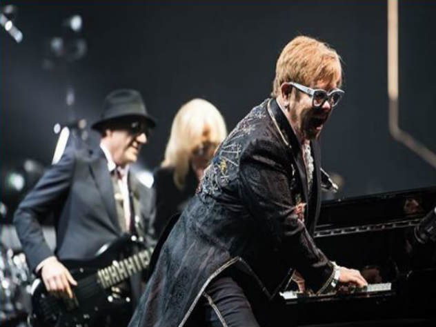 Песни Элтона Дона продадут на аукционе