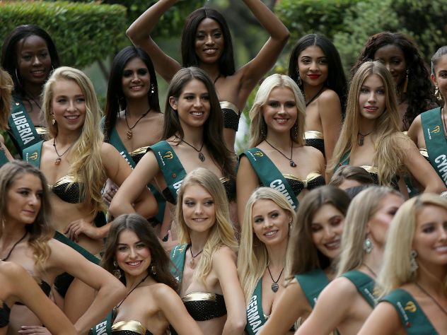 Участницы из Ливана и Израиля сфотографировались вместе