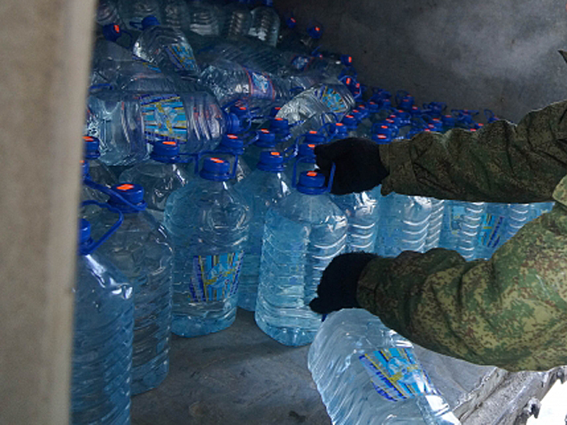 Глава Кубани потребовал наладить подачу бесплатной питьевой воды.
