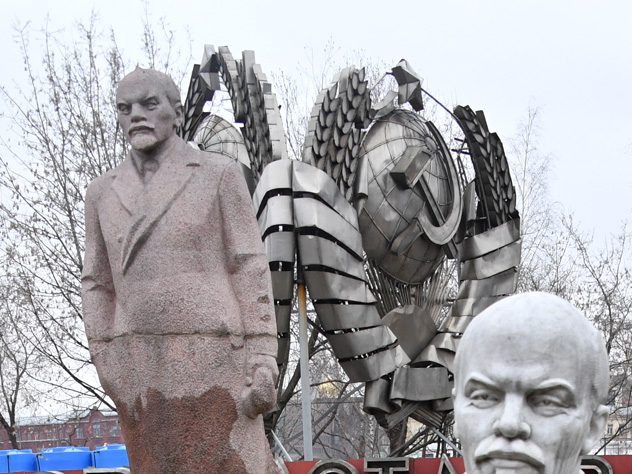 Власти Польши продолжат сносить военные памятники