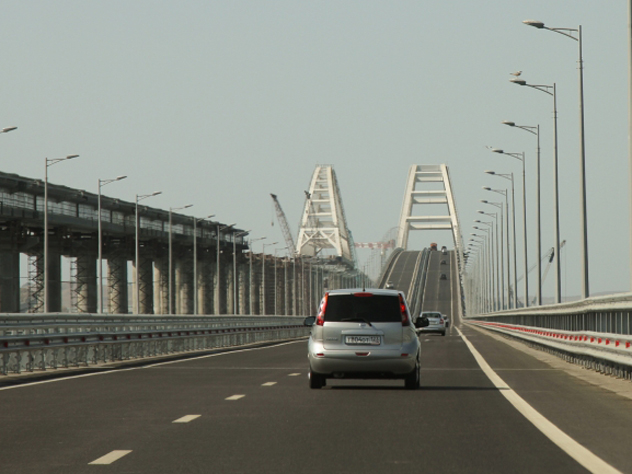 В Госдуме приняли закон об охране Крымского моста