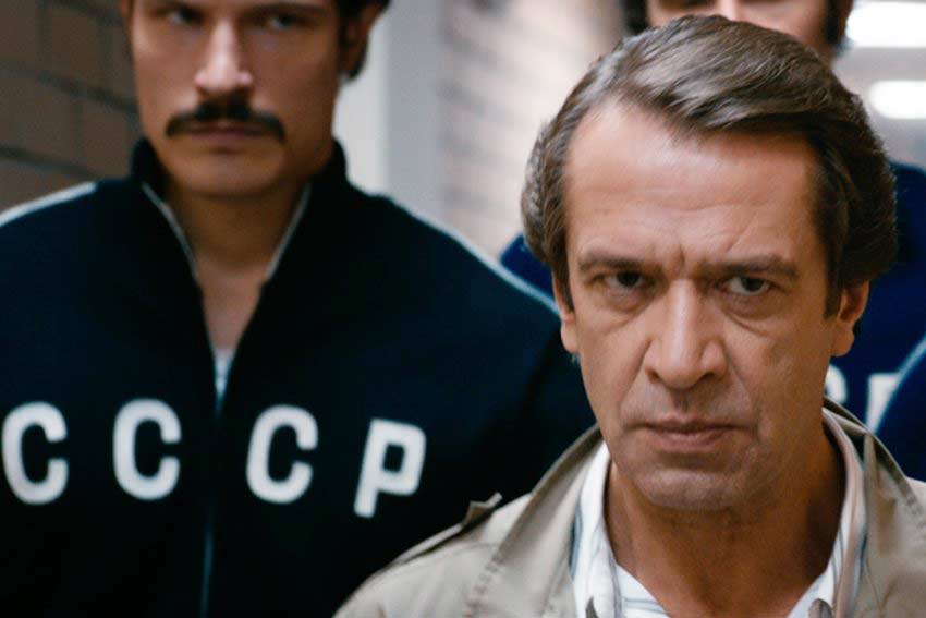 Кадр из фильма «Движение вверх». В роли главного тренера сборной СССР Владимира Гаранжина – Владимир Машков.