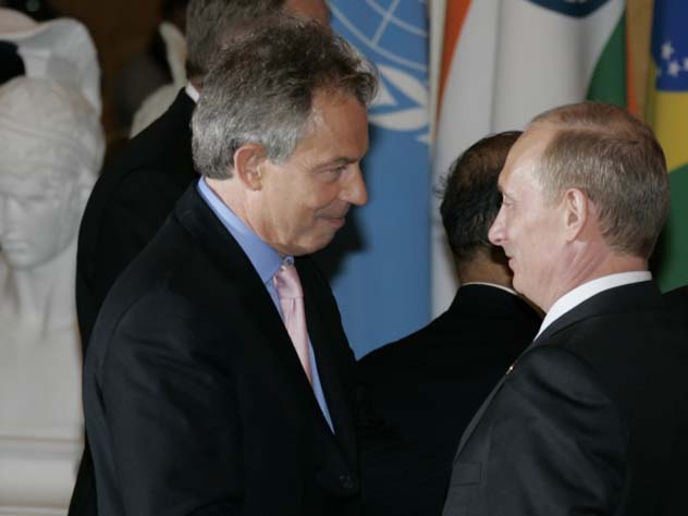 Тони Блэр и Владимир Путин на саммите в Питере в 2006 году.