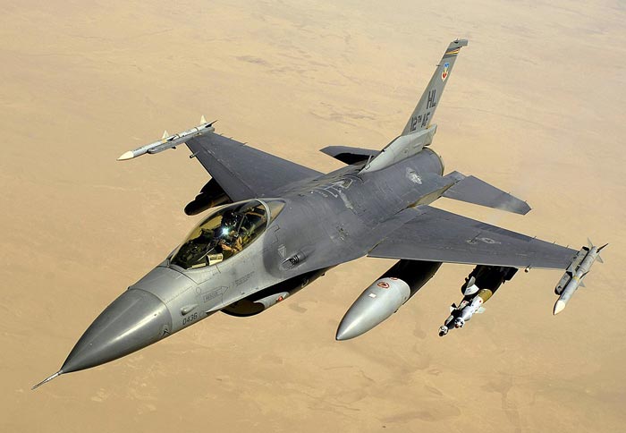 Истребитель F-16 ВВС США, 2008 год. Фото: Andy Dunaway/wikimedia.org