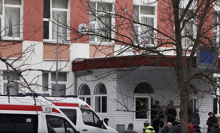 Школа №263 в день произошедшей там трагедии. Кадр YouTube