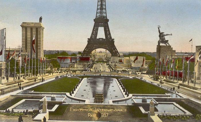 Павильоны СССР и Германии на выставке в Париже в 1937 году. Источник: wikipedia.org