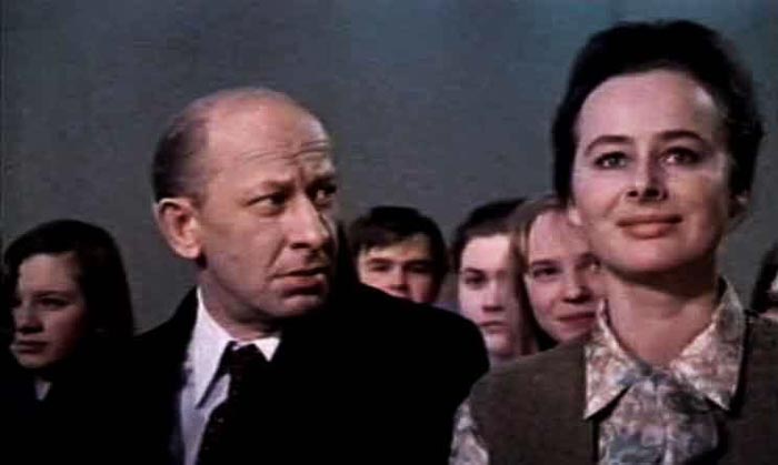 Евгений Евстигнеев и Лилия Евстигнеева в фильме «Потрясающий Берендеев», 1975 год