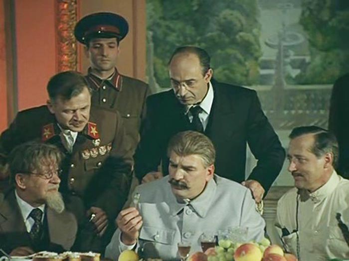 Кадр из фильма «Пиры Валтасара, или Ночь со Сталиным», 1989 г.
