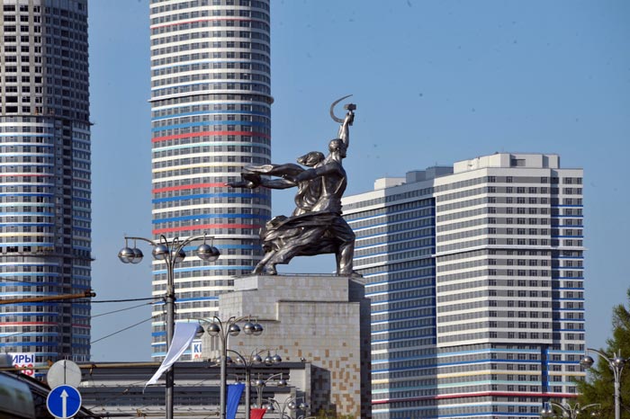 Так главная работа Веры Мухиной выглядит сейчас. Фото: Михаил Фролов/КП