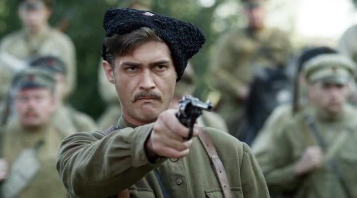 Актер Сергей Стрельников в роли Чапаева, кадр из фильма «Страсти по Чапаю»