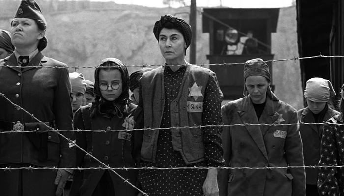 Отбор узников в концлагере Плашов. Кадр из фильма «Список Шиндлера»