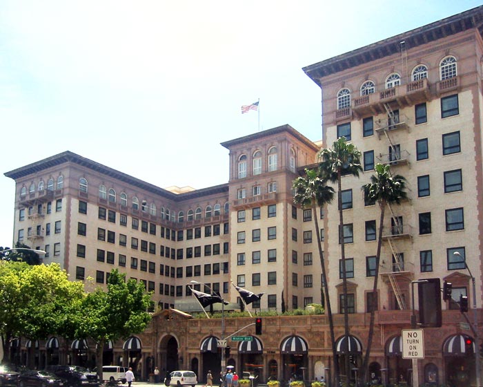 Отель Beverly Wilshire, где Барбара Хаттон окончила свои дни. Источник: wikimedia