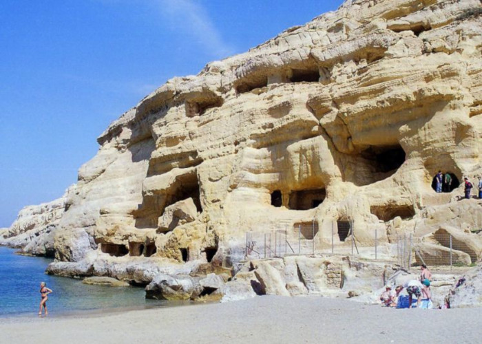 Пещеры в посёлке Маталы