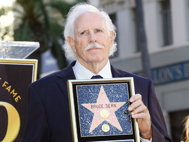 Актер Брюс Дерн госпитализирован в США